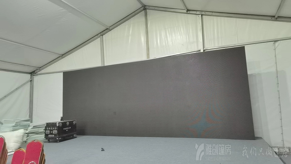 郑州篷房租赁厂家搭建红星美凯龙室外篷房—搭配大屏地毯