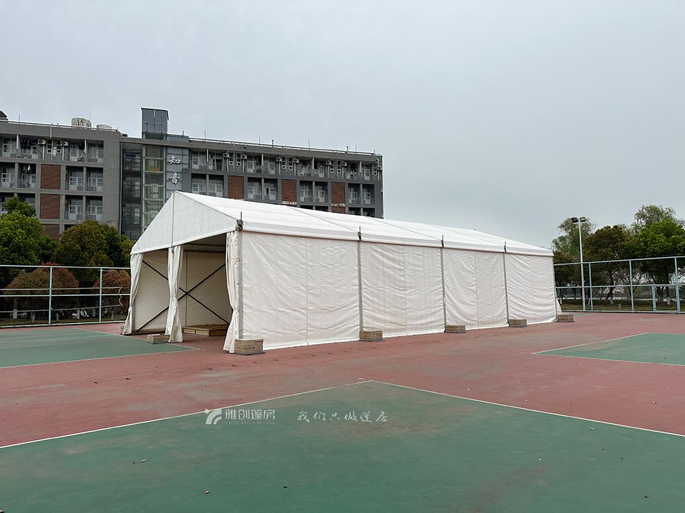 长江大学体育特招生训练篷房，襄阳十堰篷房出租进行搭建